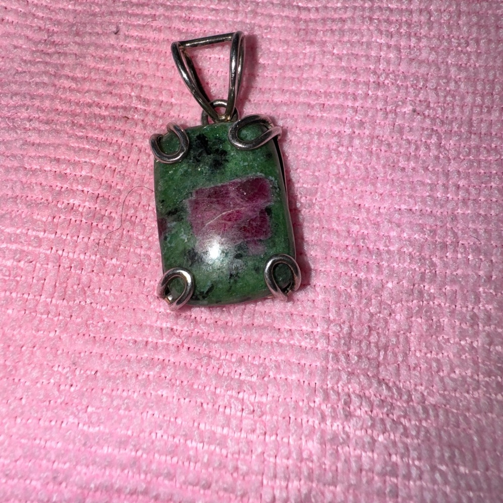Gorgeous RUBY ZOISITE .925 Pendant - Picture 4 of 9